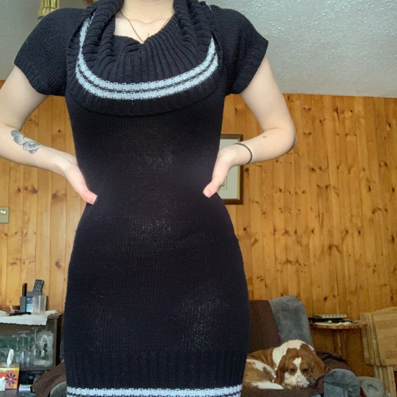 Dress - Picture 3 of 4